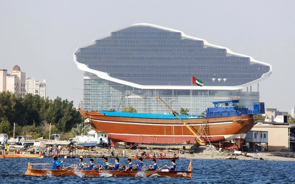 مجاذيف «زلزال» و«جلفار» تهز بحر دبي