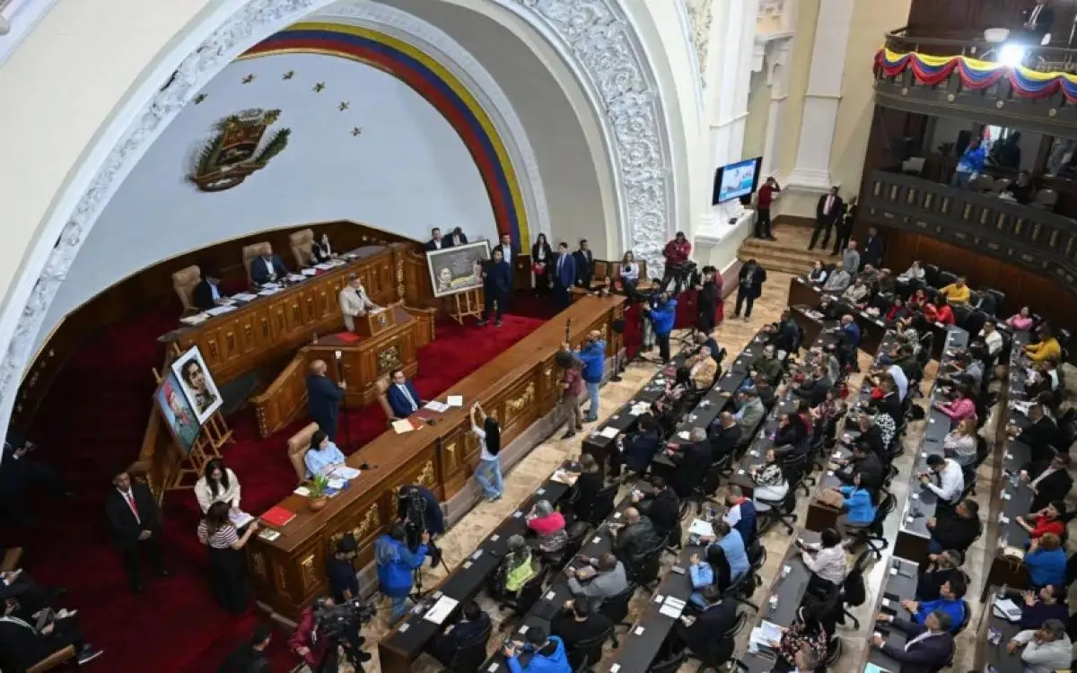 فنزويلا: 20 عام سجن لـ "قراصنة النفط"