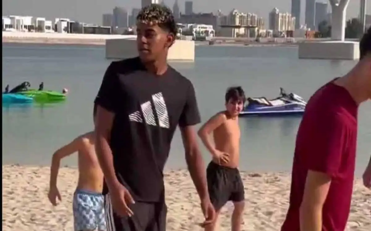 جولة لامين يامال في دبي تقوده إلى مباراة مفاجئة (فيديو)