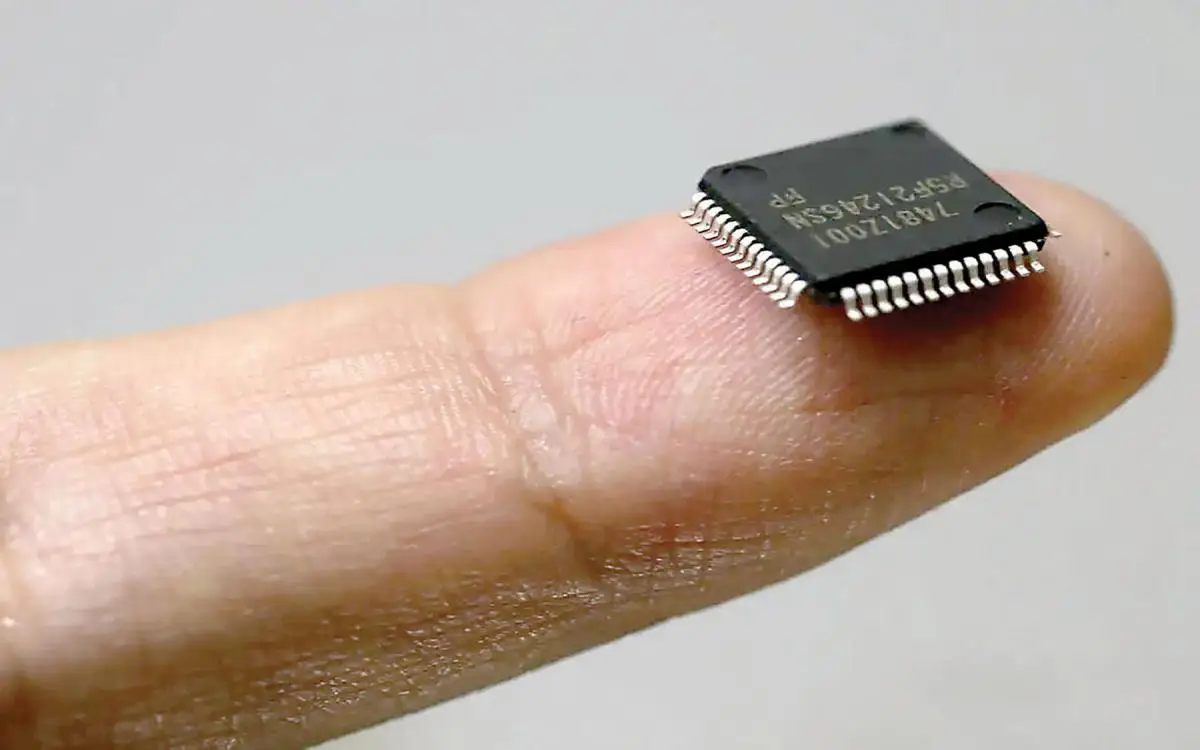 غوغل تفصل موظفين كباراً بسبب مؤونة الرقائق