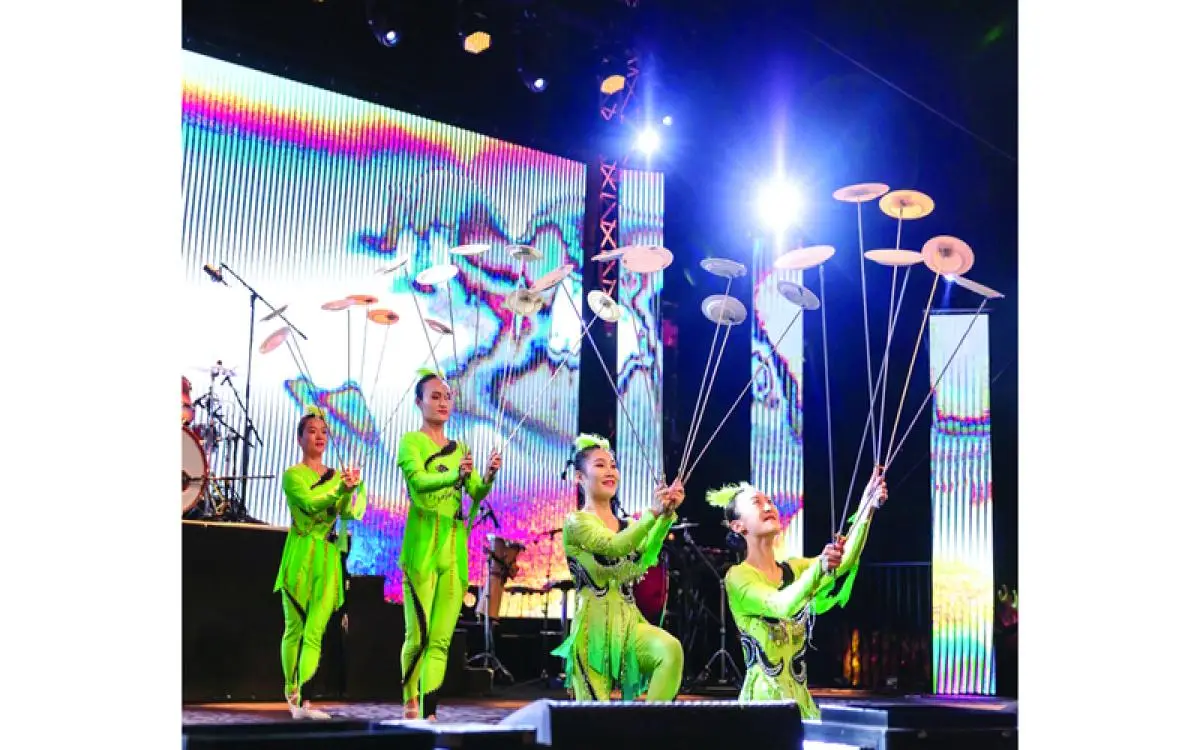 دبي تضيء "عام الحصان" بفوانيس رمضان