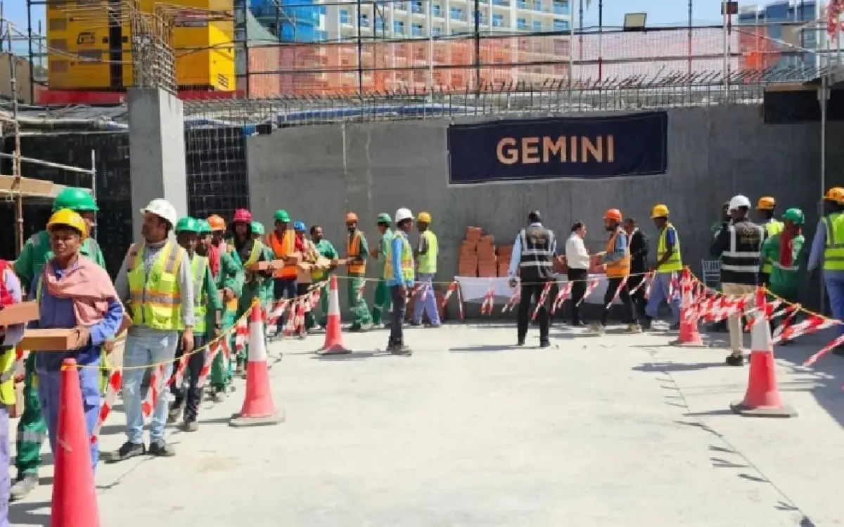 شركة بناء في دبي تعبر عن امتنانها للعمال بطريقة رمضانية