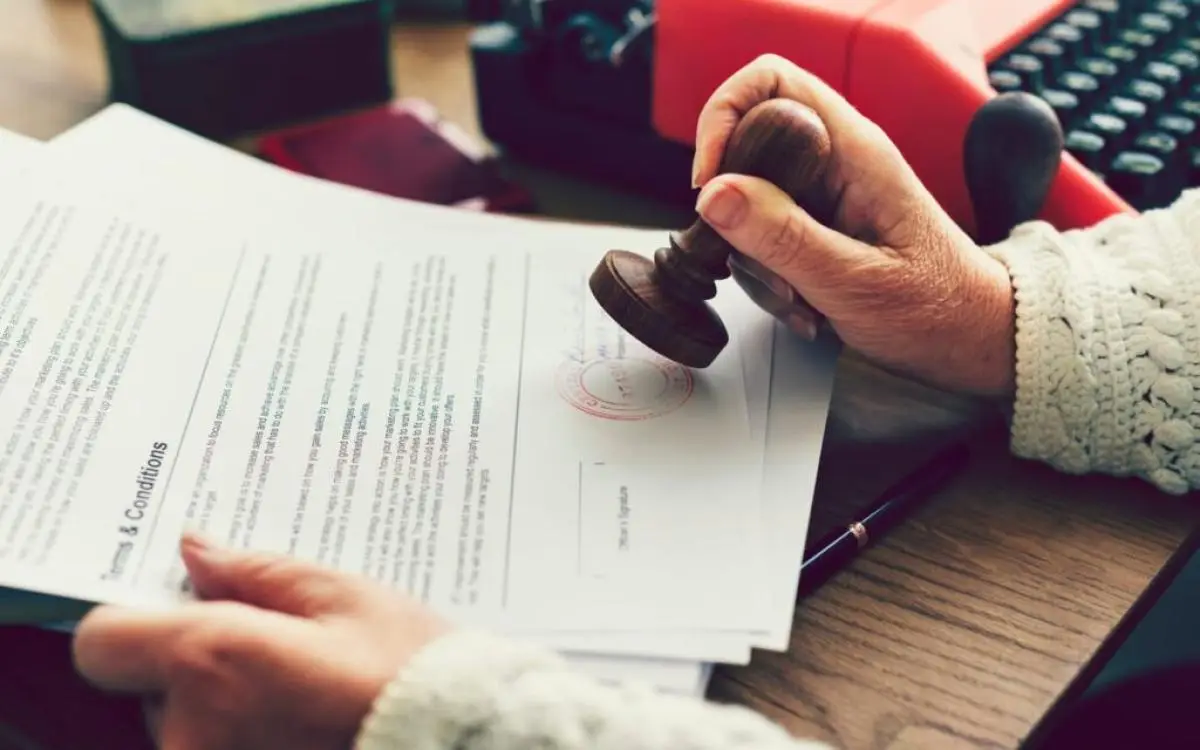 إغلاق 12 مكتب عمالة في الإمارات