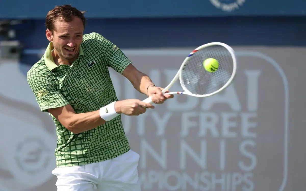 تألق روسي-كندي في دبي على حساب سويسري مخضرم