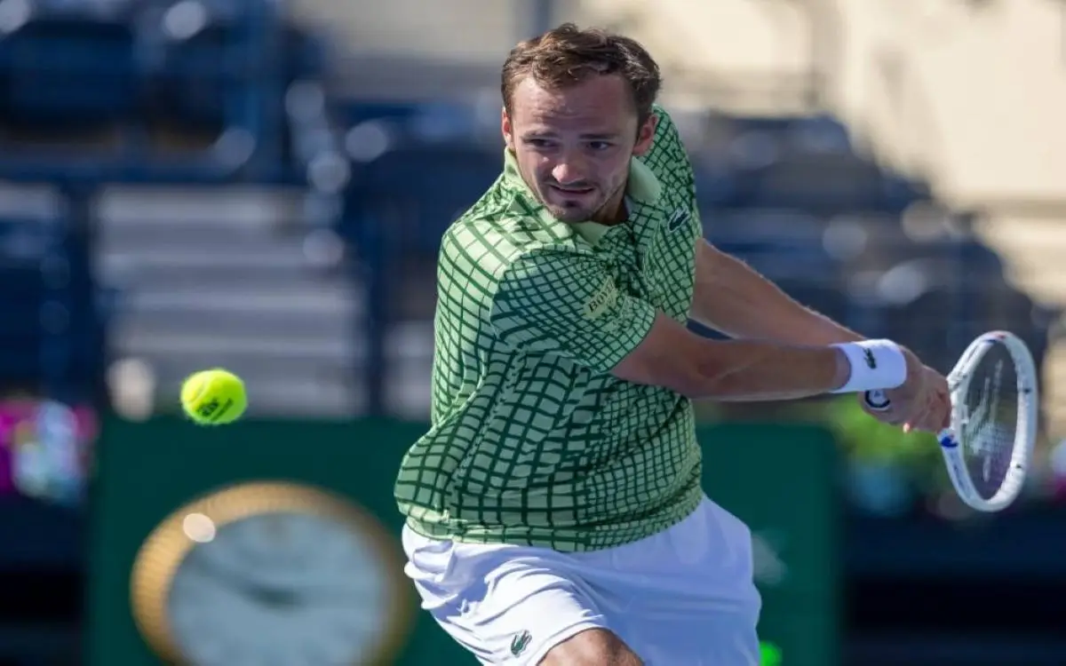 57 دقيقة تنقل ميدفيديف إلى نصف نهائي تنس دبي