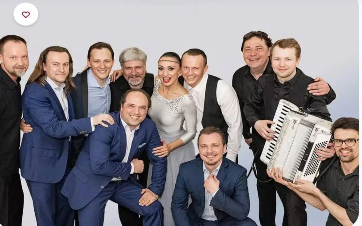 دبي تجمع أشهر أغاني الحب على مسرح واحد