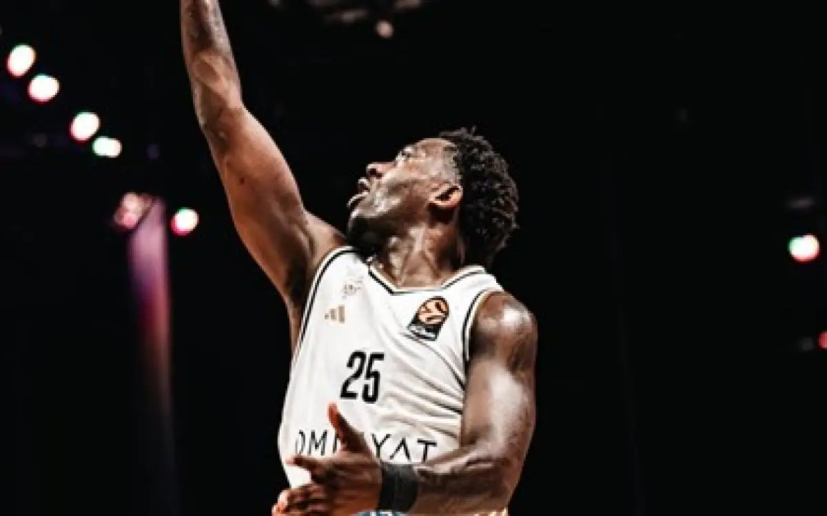 "اليوروليغ" يختار لاعب الشهر من نادي دبي للسلة