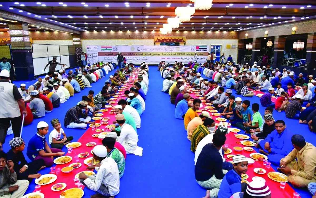 "دبي الخيرية" تملأ صندوق رمضان