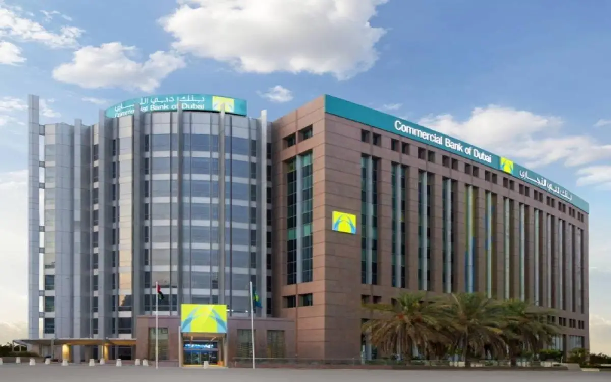 "دبي التجاري" مستمر بسيولة قوية