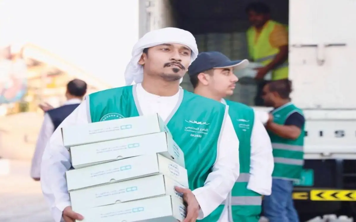 1170 متطوعاً مع شرطة دبي يخدمون الصائمين