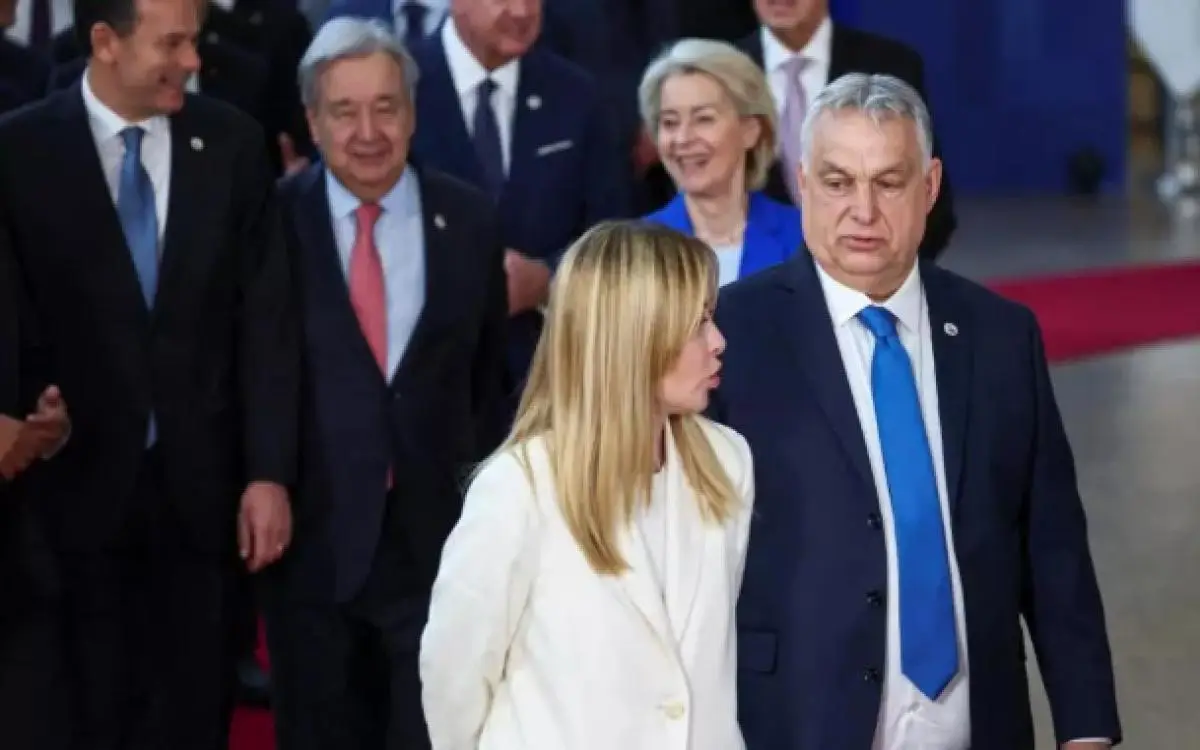 المجر تبقي أوكرانيا على الباب: لا قرض دون نفط