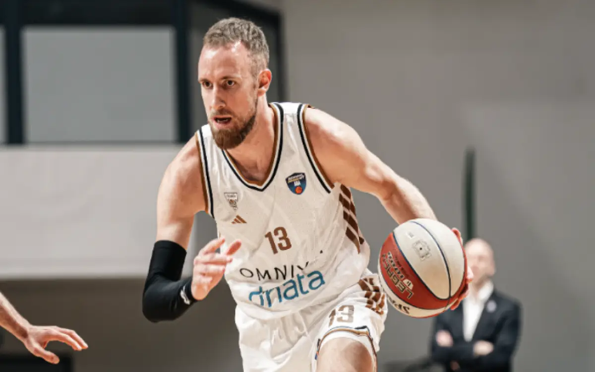 95-78 ترفع رصيد سلة دبي إلى 18 فوزاً في "الثمانية الكبار"