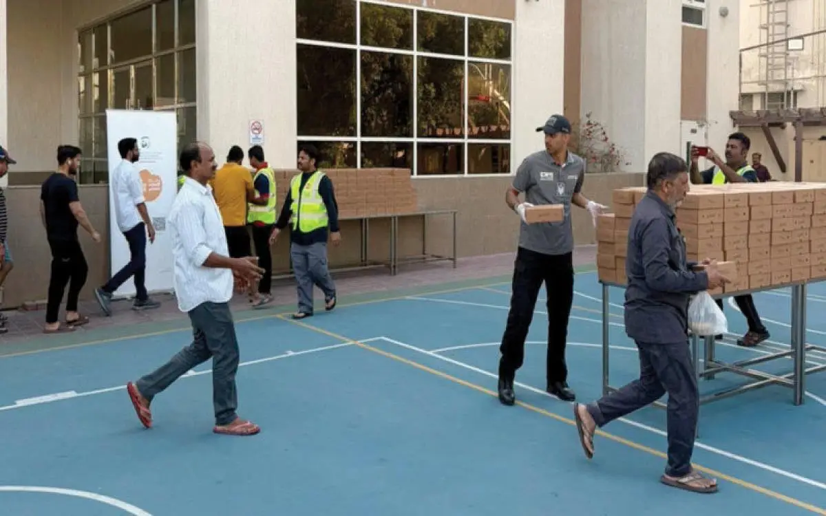 40 ألف عامل أفطروا على مائدة شرطة دبي