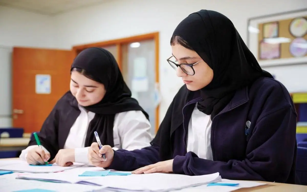 مليار درهم من دبي لبعثة الـ 100 طالب.. ما شروط الالتحاق؟