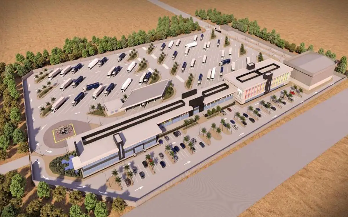 شاحنات دبي ترتاح على 210 آلاف متر مربع