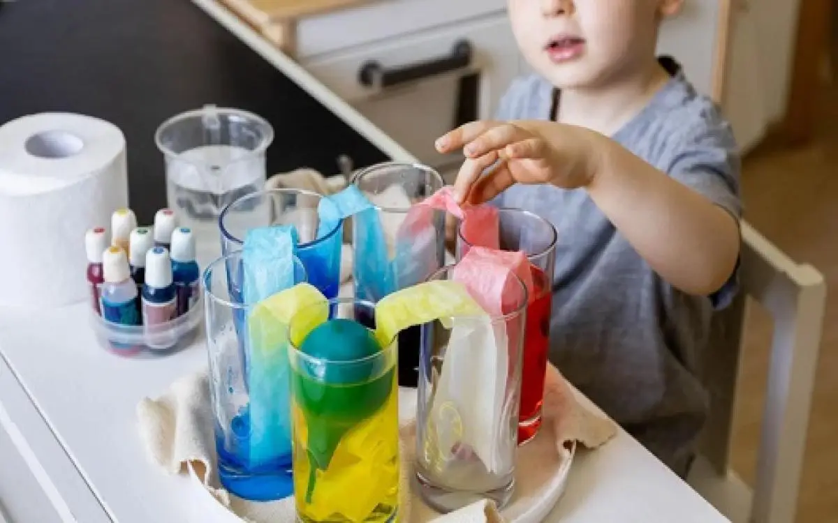 أطفال "بلا جوالات" بعد المدرسة في دبي